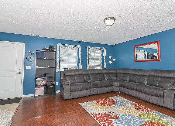 4th image of 3412 S Carrick Dr