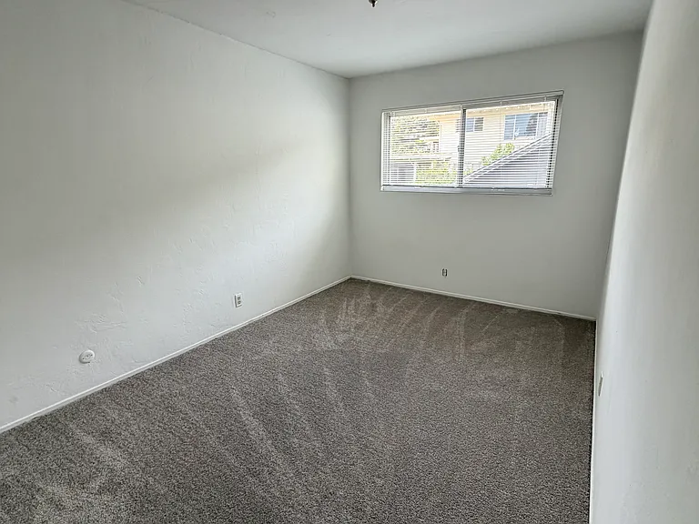 35 Valencia Ave #7 — Photo 9