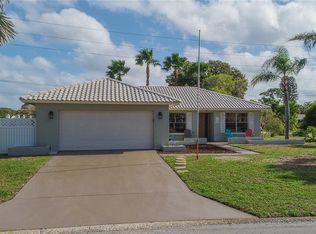 1913 72nd St W, Bradenton, FL 34209