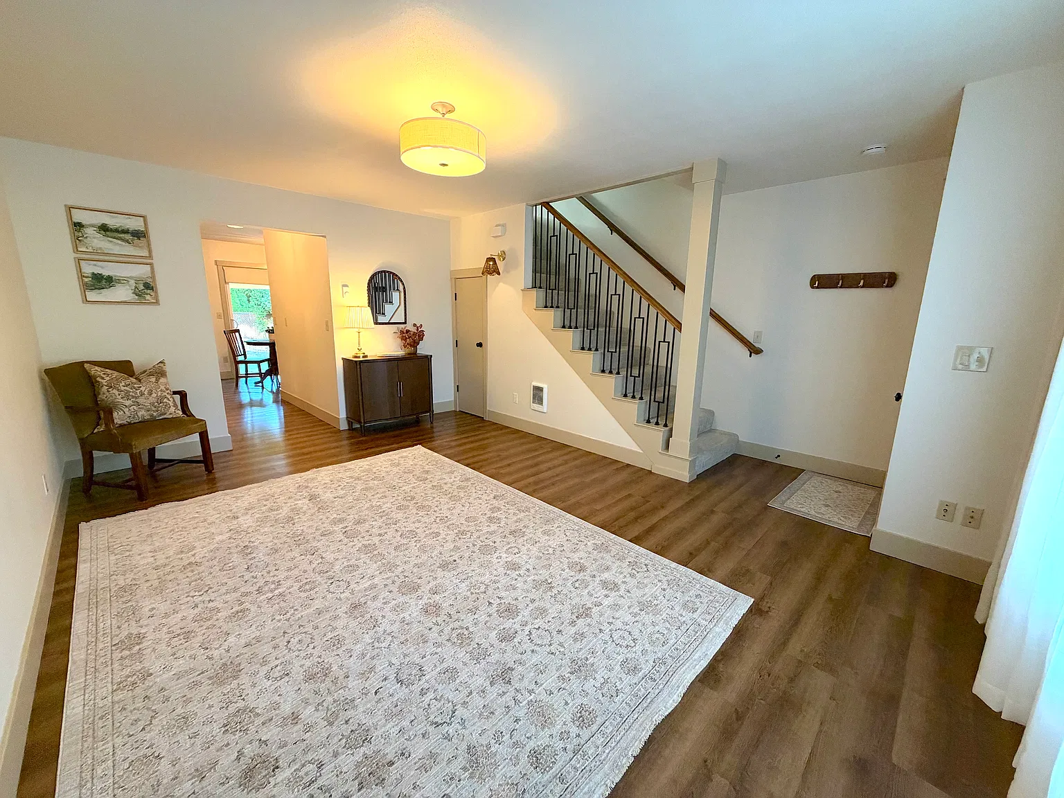 2 bed, 1.5 bath, 1060 sqft, $2,000 — Photo 3