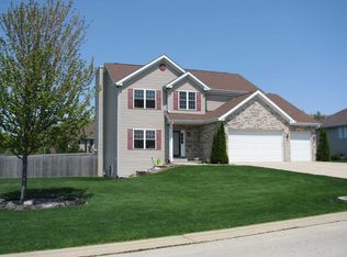 202 Star Fire Rd, Poplar Grove, IL 61065