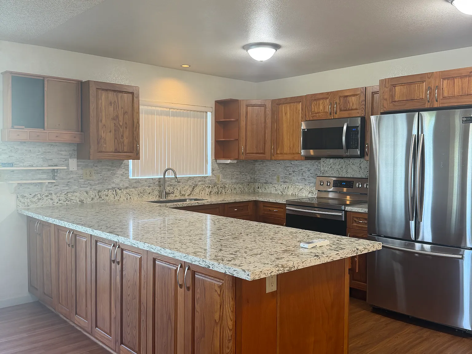 3 bed, 1720 sqft, $4,200 — Photo 4