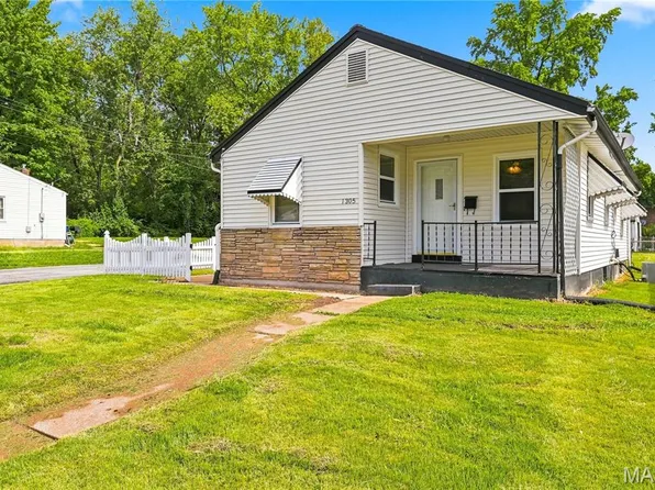 1305 Washington St, Florissant, MO 63033