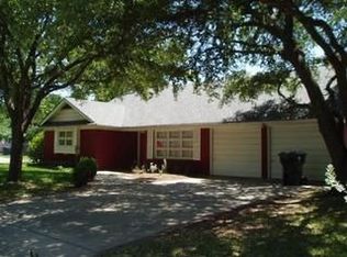 2100 Meadow Rd, Waco, TX 76710