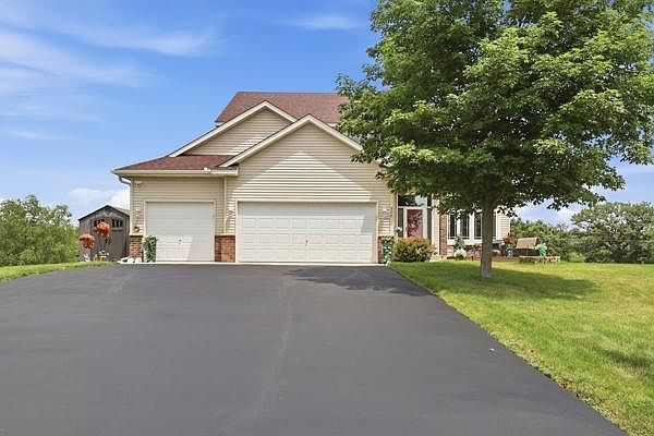 1st image of 375 Rowena Ct S
