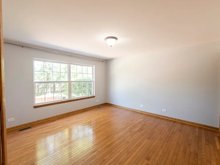 754 Savannah Ln — Photo 6
