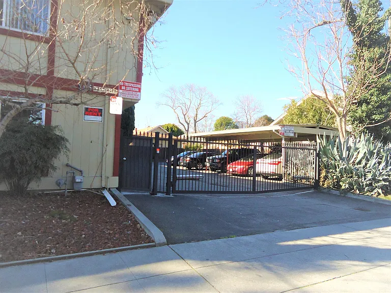 195 E Reed St #4 — Photo 2