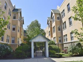 3139 W Palmer Blvd, Chicago, IL