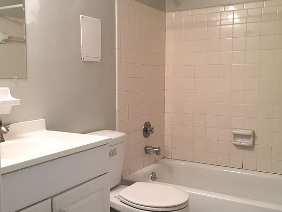 4th image of 16 Koehler Ave APT 4