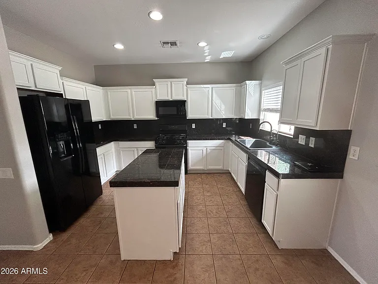 17315 W Tara Ln — Photo 2
