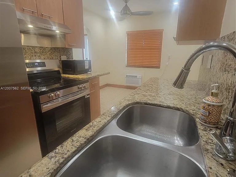 7400 Harding Ave #15 — Photo 6