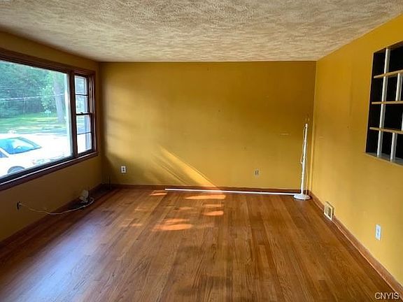 2nd image of 103 Stoney Dr
