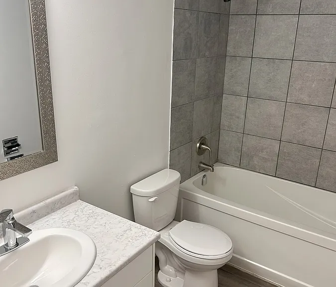 727 5th Ave N #6 — Photo 9