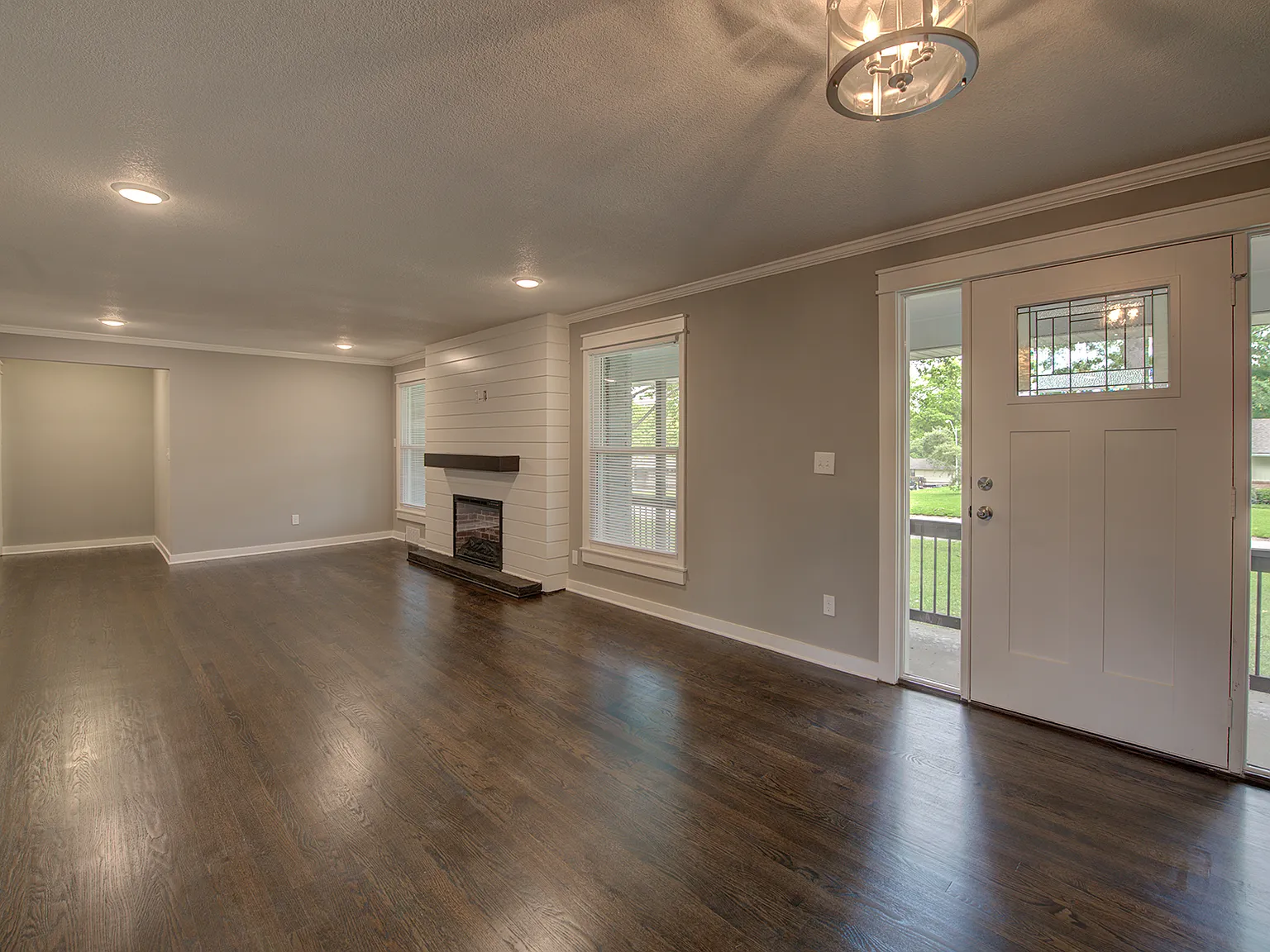 3 bed, 2.5 bath, 2000 sqft, $2,350 — Photo 3