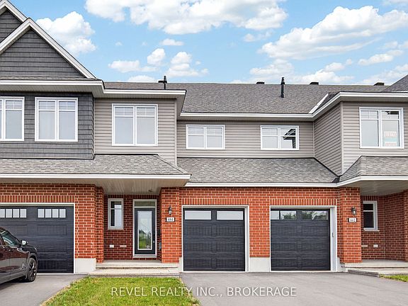 3rd image of 444 Buckthorn Dr