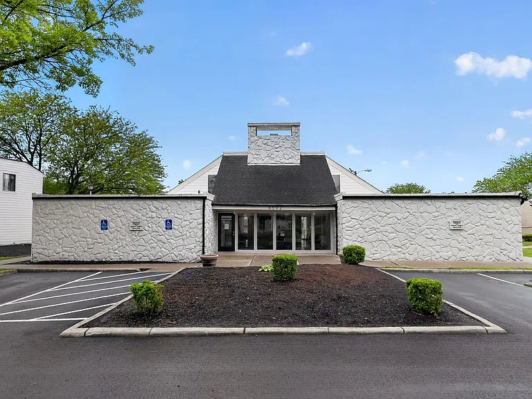 Leasing Office
