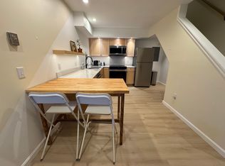297 College St #7C, Burlington, VT 05401