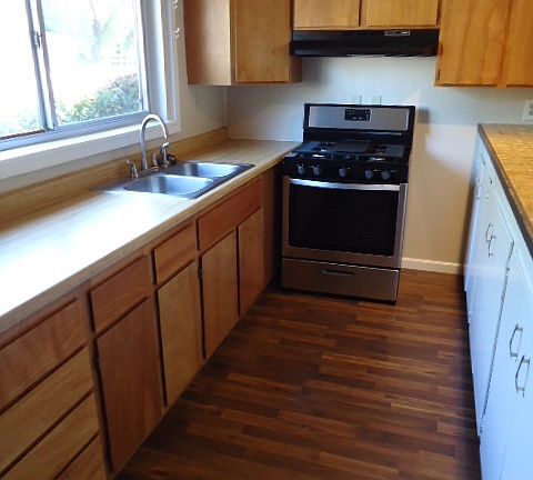 3rd image of 1134 Magnolia Ave