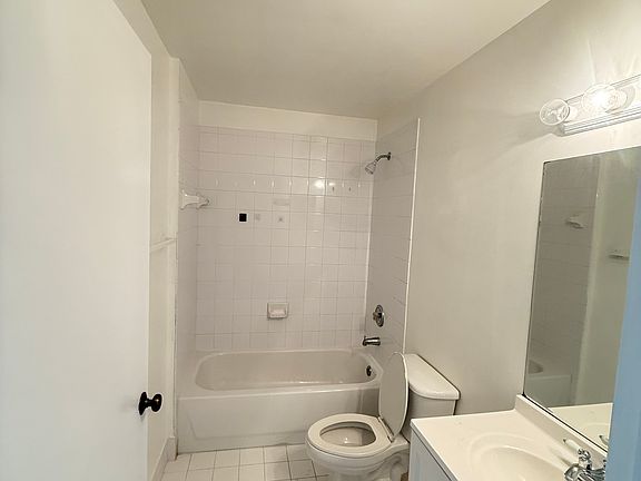 2nd image of 15741 SW 137th Ave APT 203