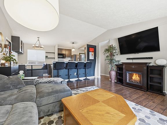 5th image of 8016 Bryan Dr
