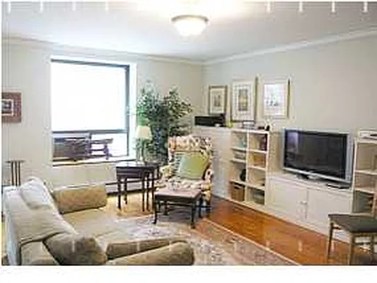 Rented by Evans Real Estate | media 11