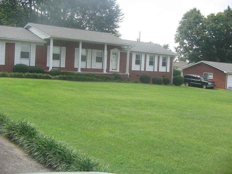 1st image of 423 Greencrest Dr