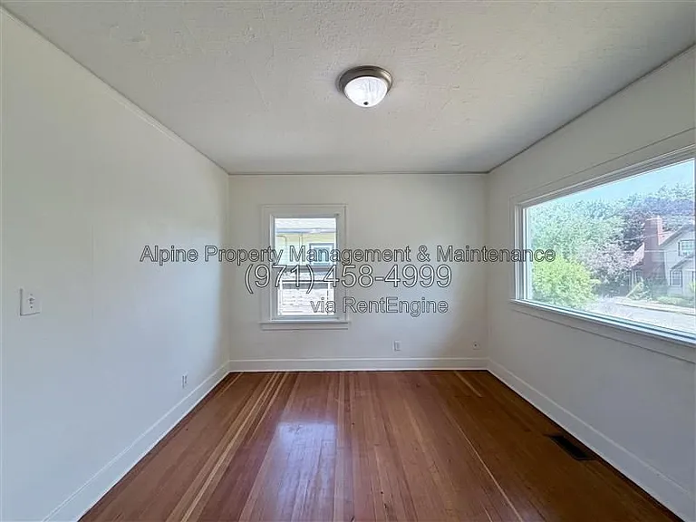 6425 N Curtis Ave — Photo 12