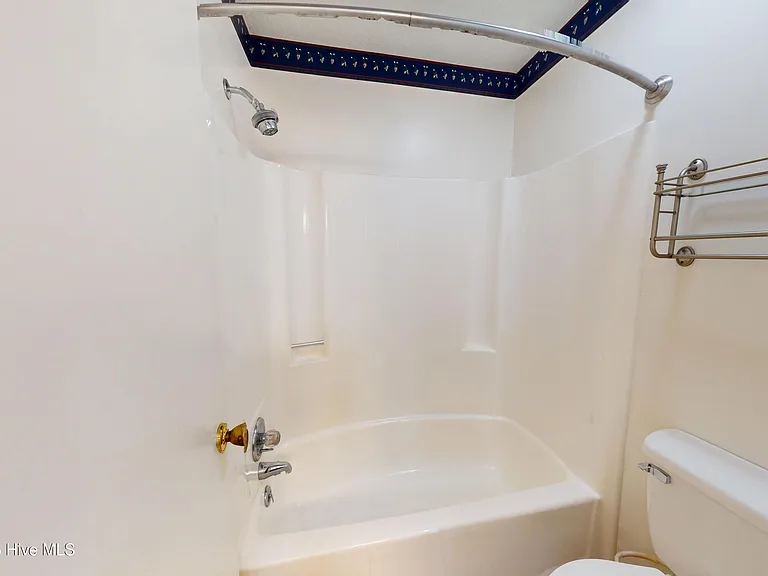 222 Foxkroft Dr — Photo 14