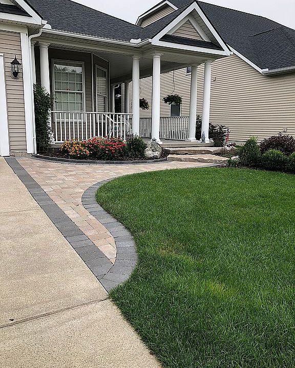 2nd image of 3720 Crestwood Dr