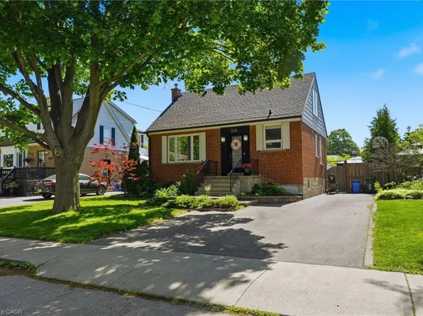 249 W 32nd St, Hamilton, ON L9C 5H5