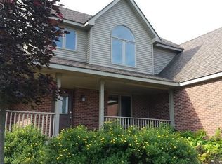 2464 Crooked Lake Rd, Howell, MI 48843