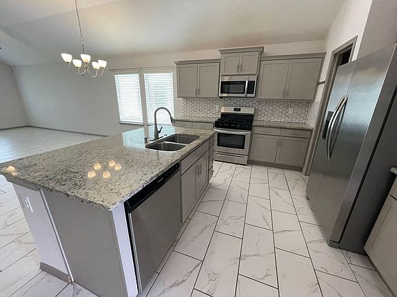 4th image of 1024 Indigo Sky St