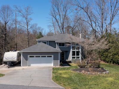 6049 Gold Creek Estate Dr #25, Hickory, NC, 28601