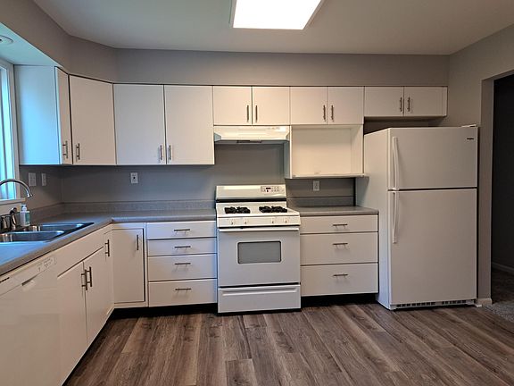 4th image of 2206 Dixon Dr