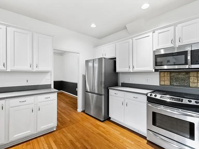 4107 Lakeview Pkwy — Photo 15