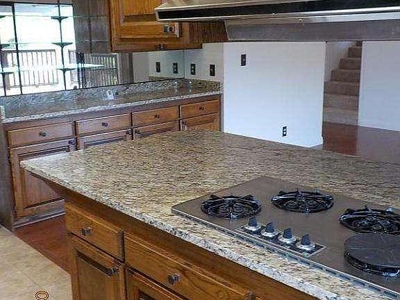 5th image of 371 Mariposa Dr