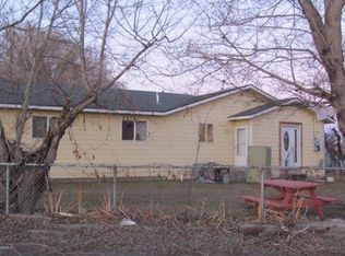 422 S East St, Toppenish, WA 98948