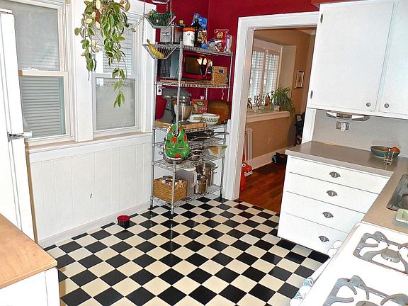 5th image of 1436 Escott Ave NW