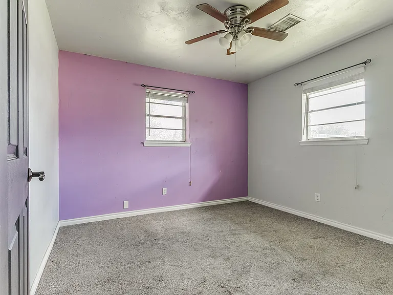 105 Paul Ave — Photo 8
