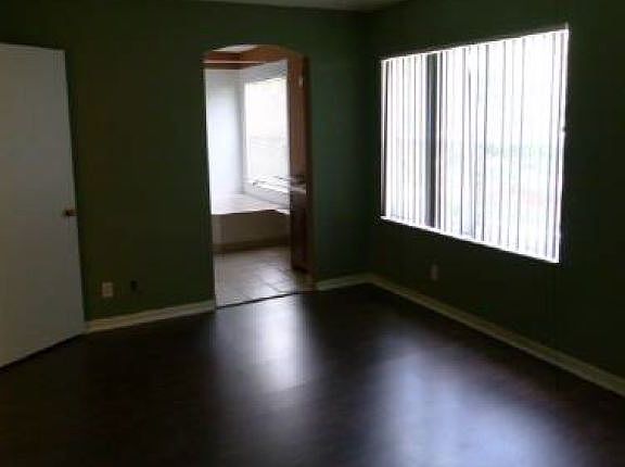 5th image of 6663 Green Island Cir