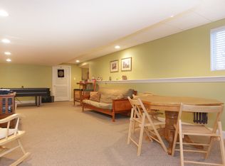 7 Beehive Ln, Flemington, NJ 08822