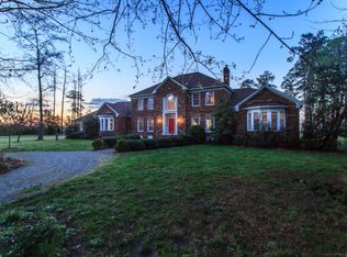 9756 Mariners Watch Ln, Gloucester, VA 23061