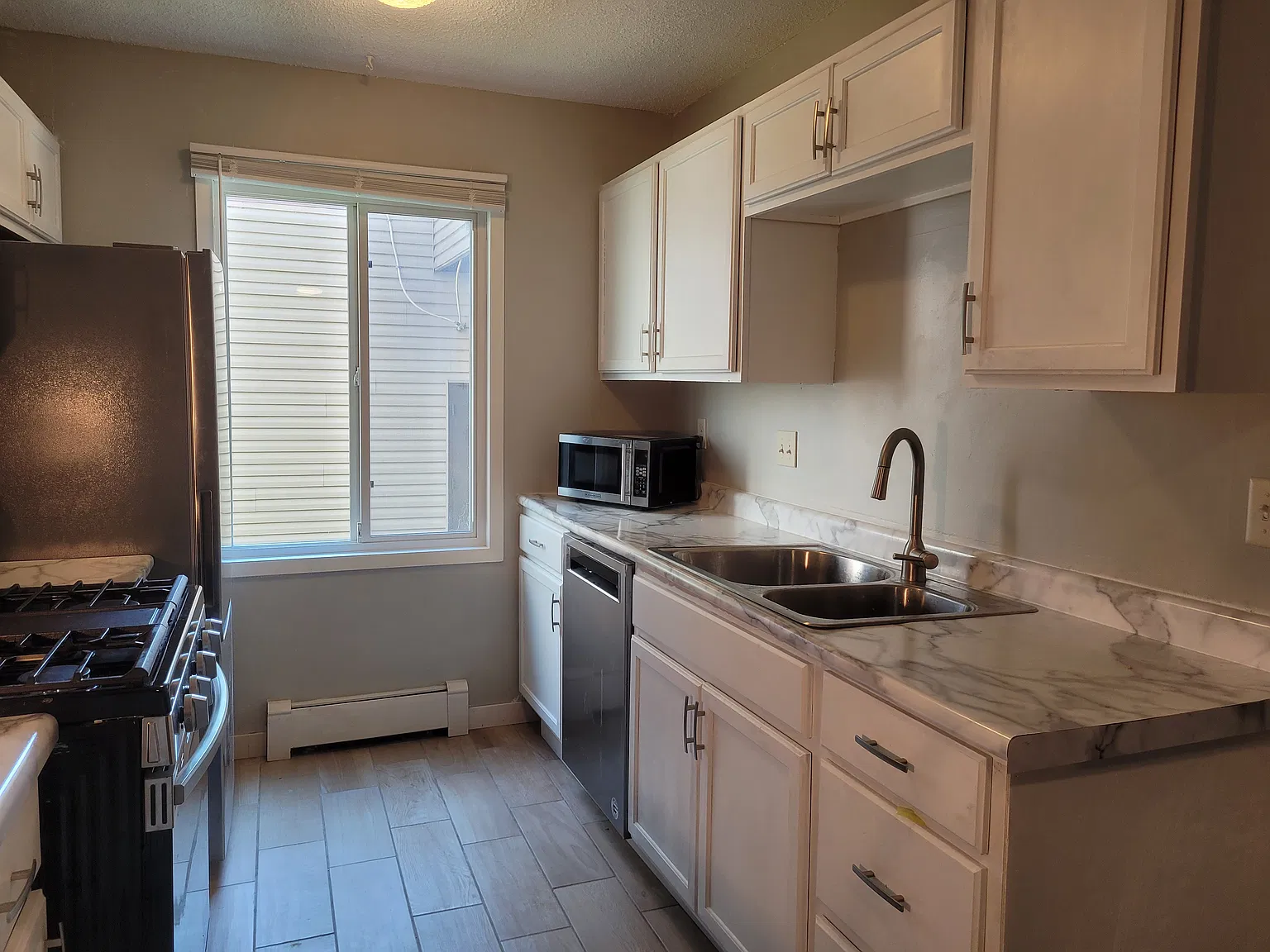 10840 Rockford Rd — Photo 4