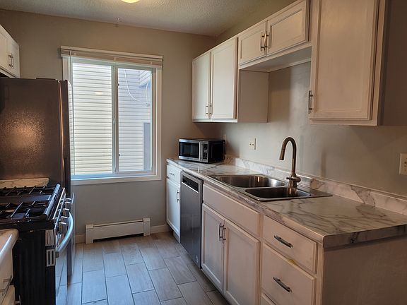 4th image of 10840 Rockford Rd