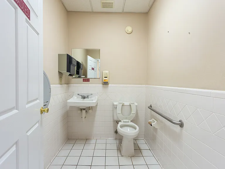 620 Quintard Ave #1 — Photo 45
