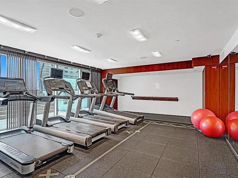 325 Biscayne Blvd #2519 — Photo 31