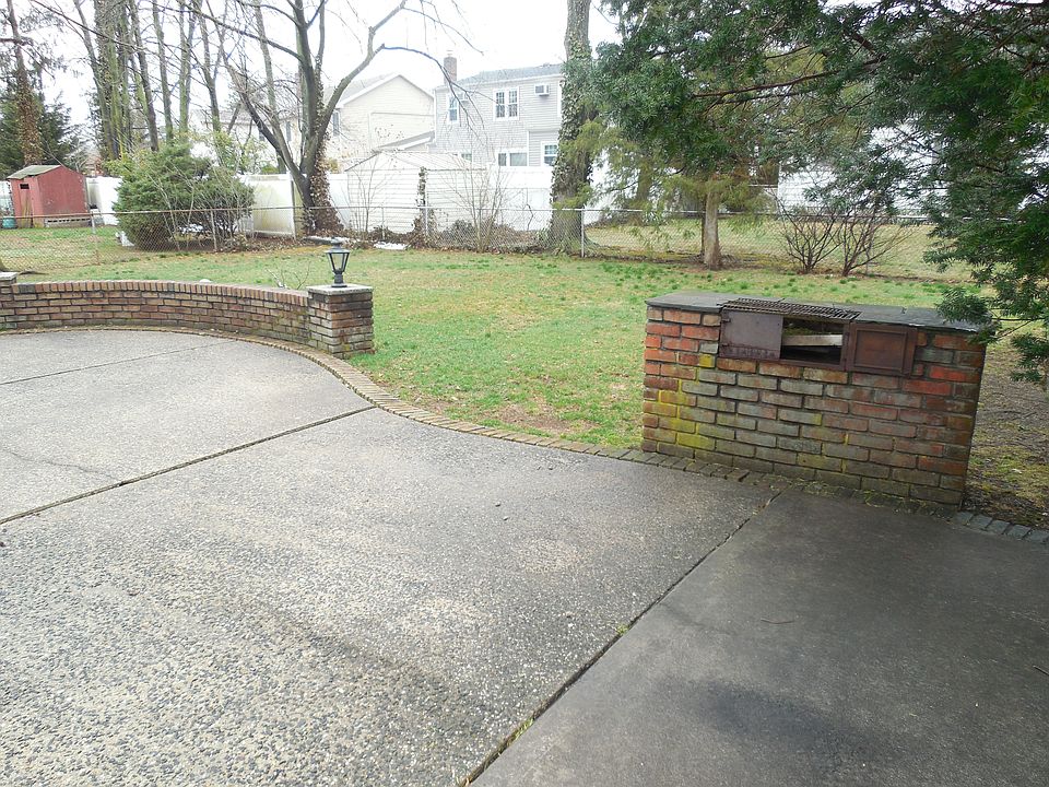 2nd image of 1747-17 Meadowbrook Rd