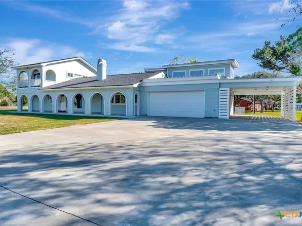 445 Lakeshore Dr, Victoria, TX 77905