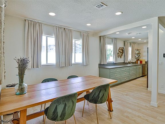 4th image of 1605 Bryn Mawr Ave