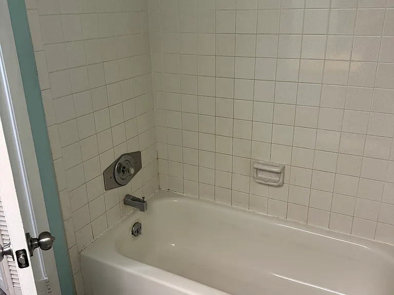 Bathroom 2.